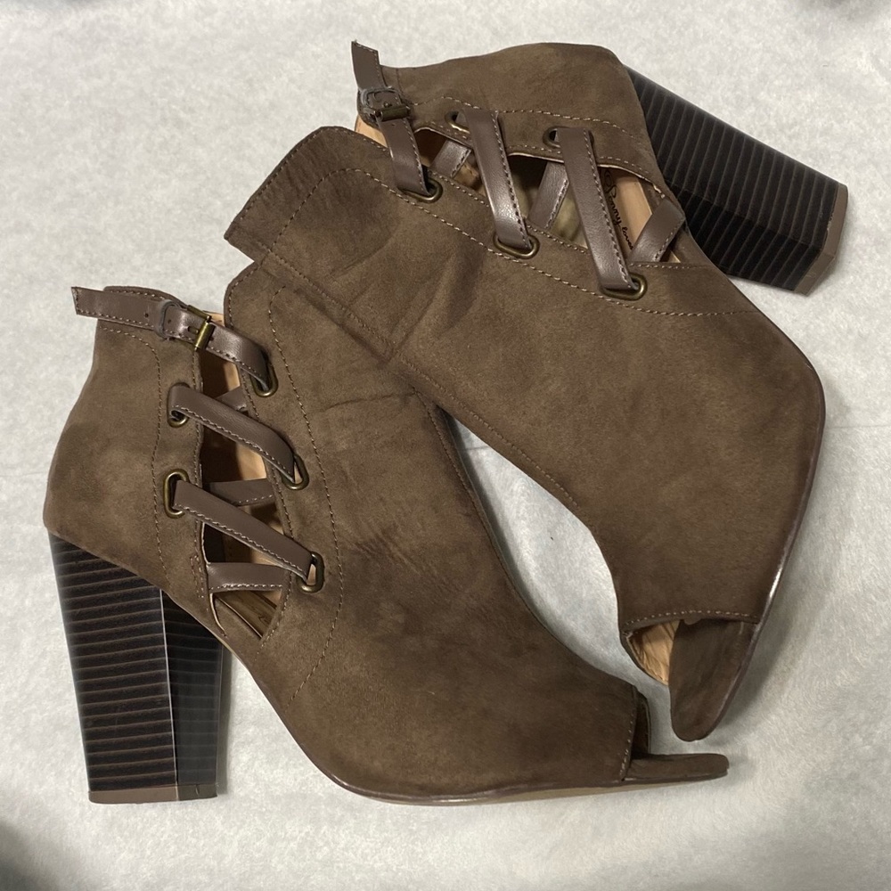 Penny Loves Kenny ankle boots size 8M